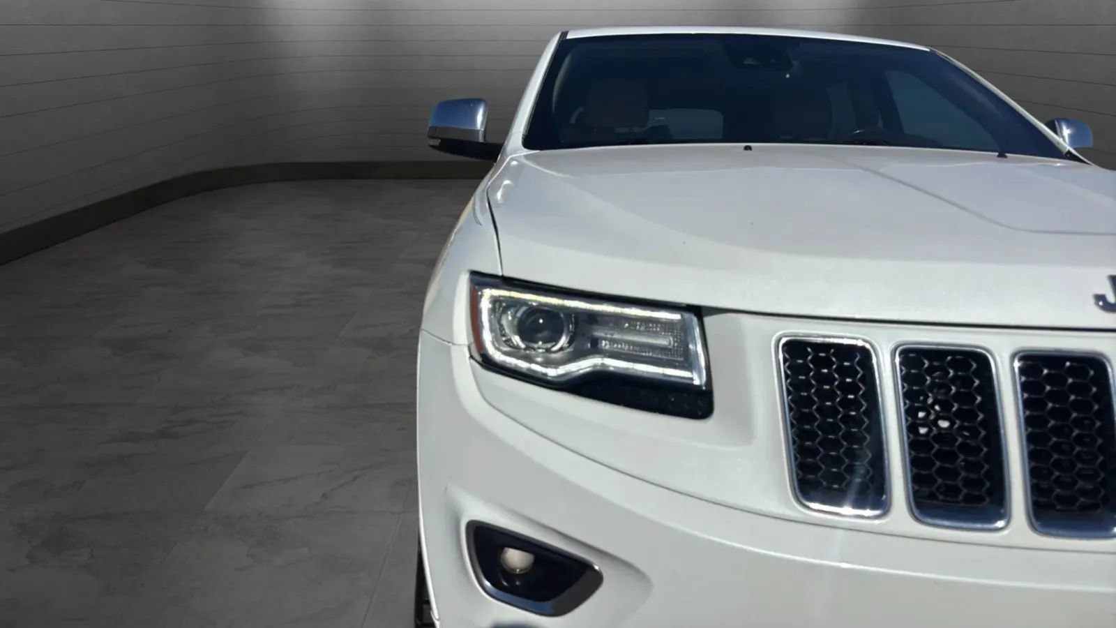 Used 2016 Jeep Grand Cherokee Overland w/ Advanced Technology Group AWD/4WD image 24