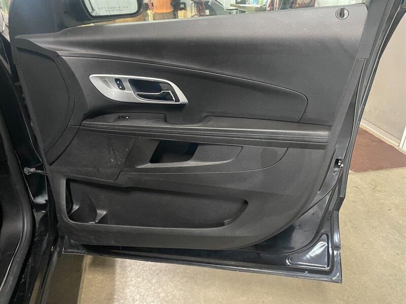 Used 2016 Chevrolet Equinox LTZ w/ Enhanced Convenience Package AWD/4WD image 21