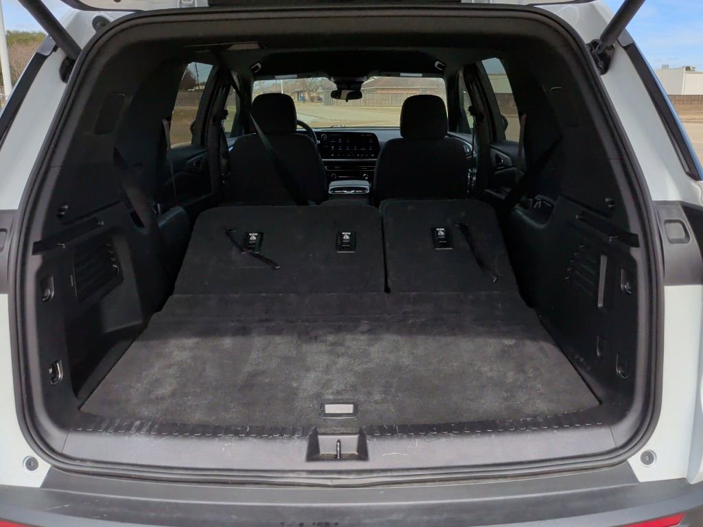 Used 2025 Chevrolet Traverse LT w/ Driver Confidence Package image 41