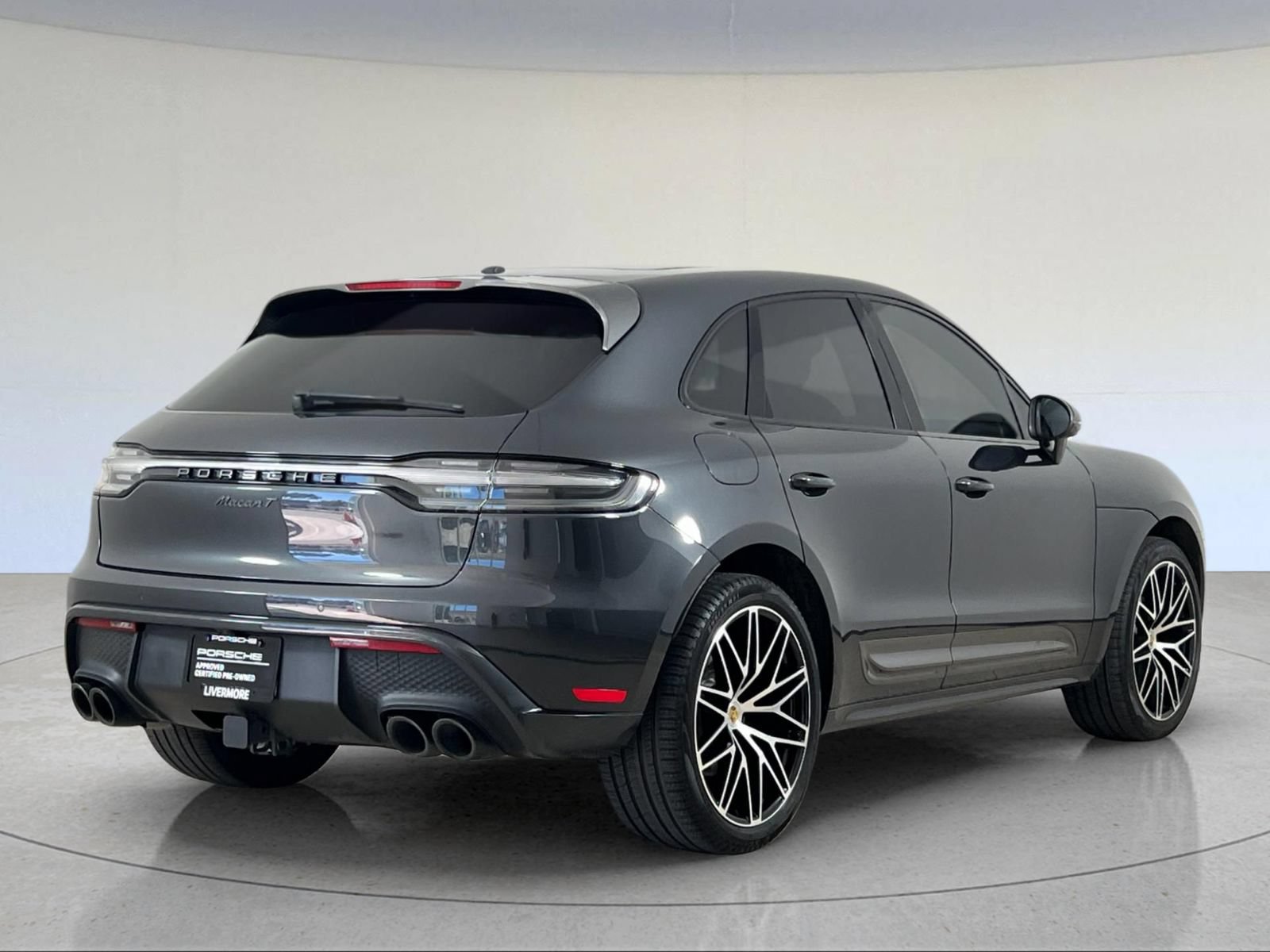 Certified 2023 Porsche Macan Turbo AWD/4WD image 8