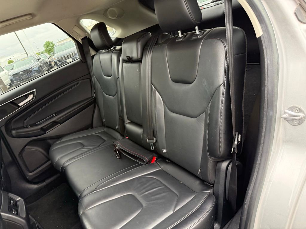 Used 2017 Ford Edge Titanium w/ Technology Package FWD image 10
