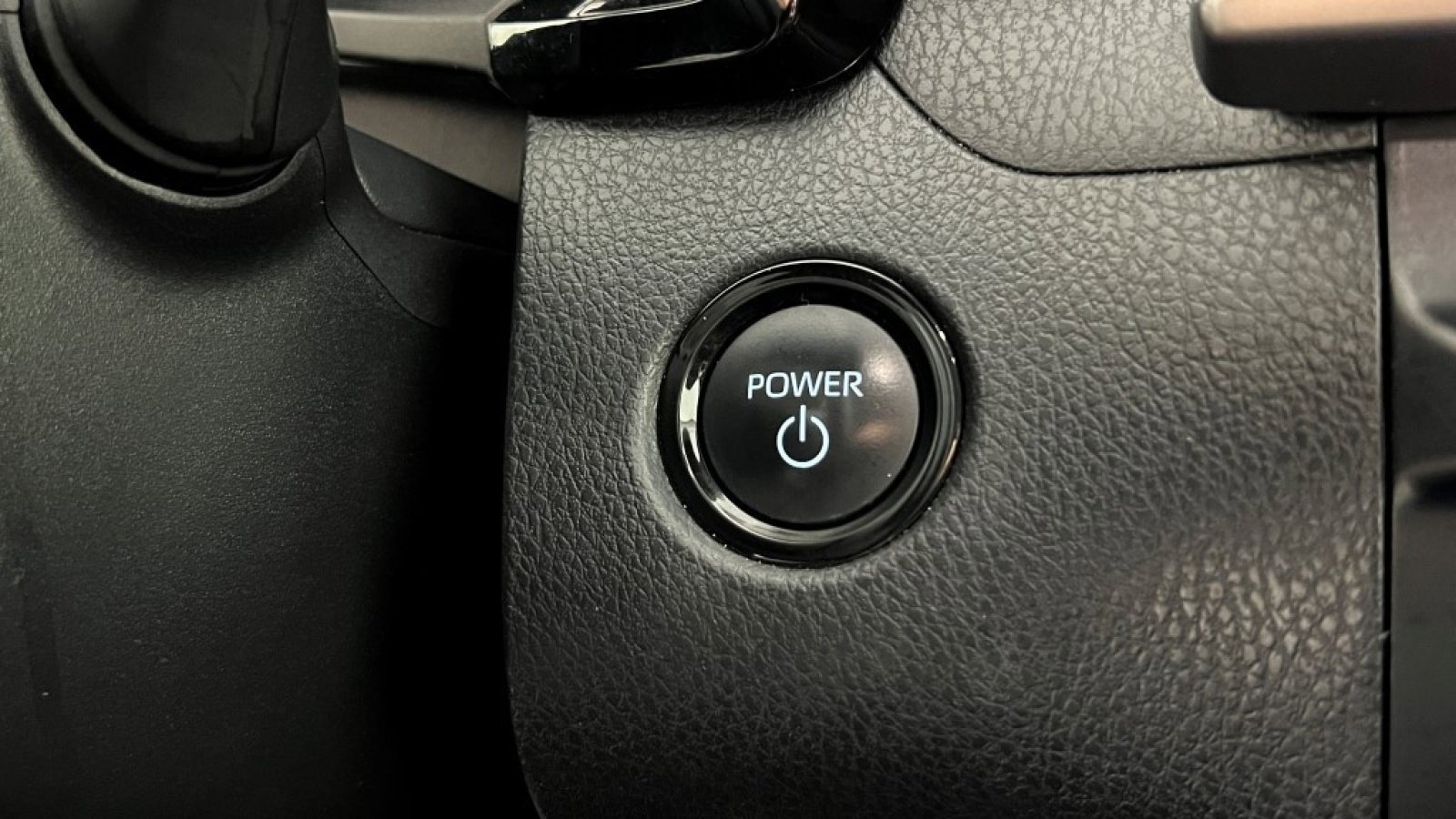 Used 2025 Toyota Camry LE image 26