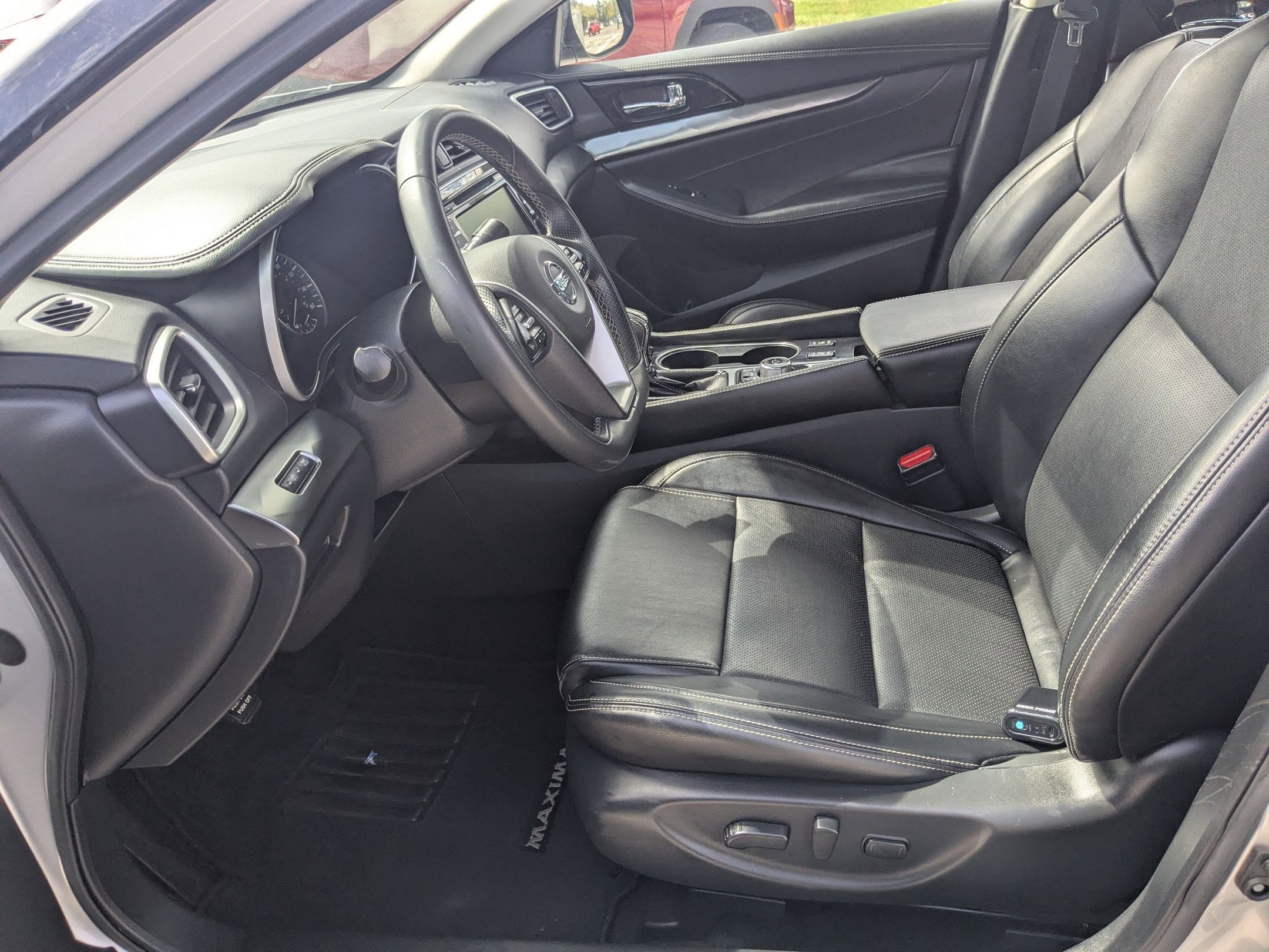 Used 2022 Nissan Maxima SV w/ Floor Mat Group image 16