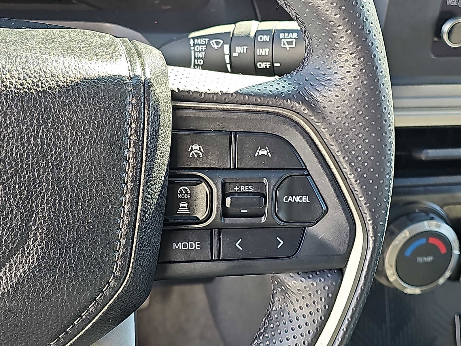 Used 2025 Toyota 4Runner SR5 AWD/4WD image 22