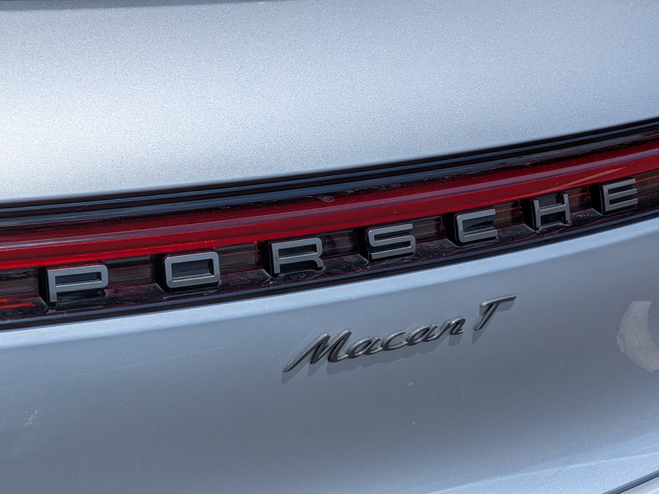 Certified 2025 Porsche Macan Turbo AWD/4WD image 29