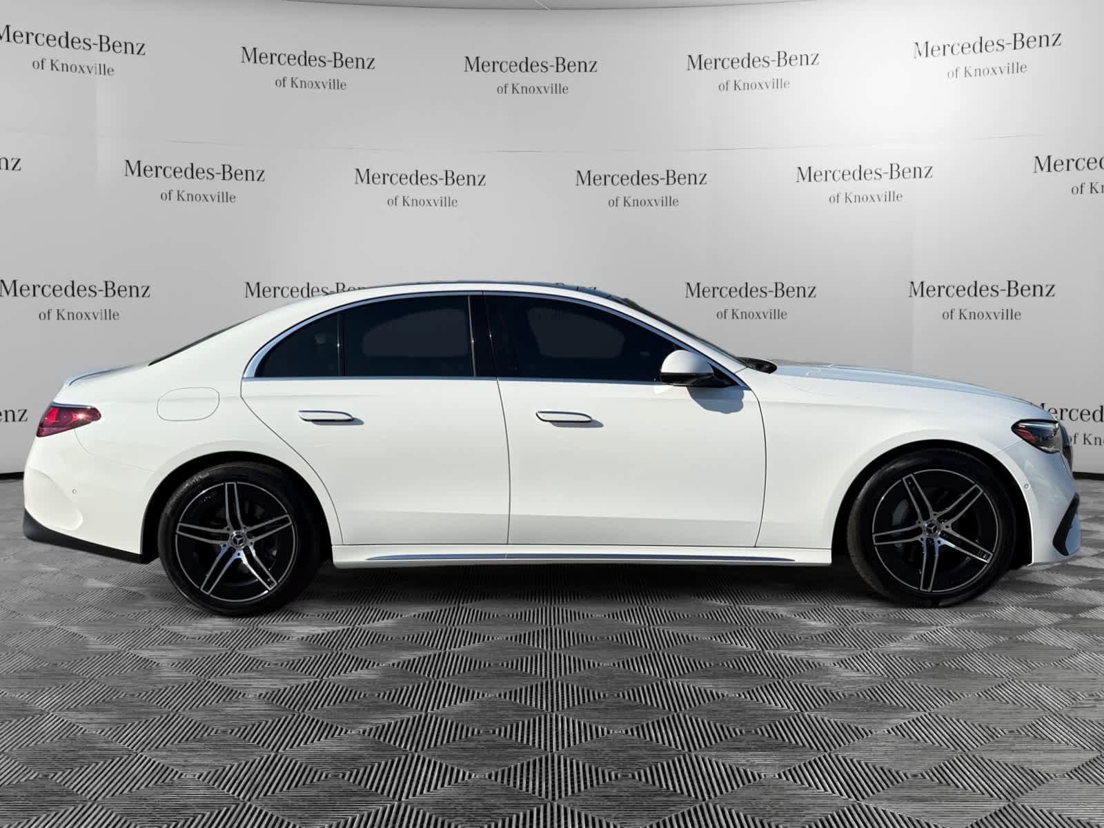 Used 2025 Mercedes-Benz E 350 Sedan image 6