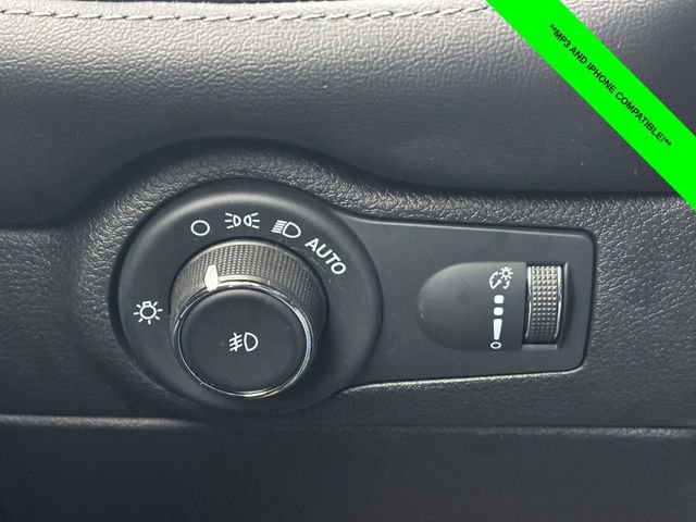 Used 2022 Dodge Durango SXT w/ Blacktop Package image 11