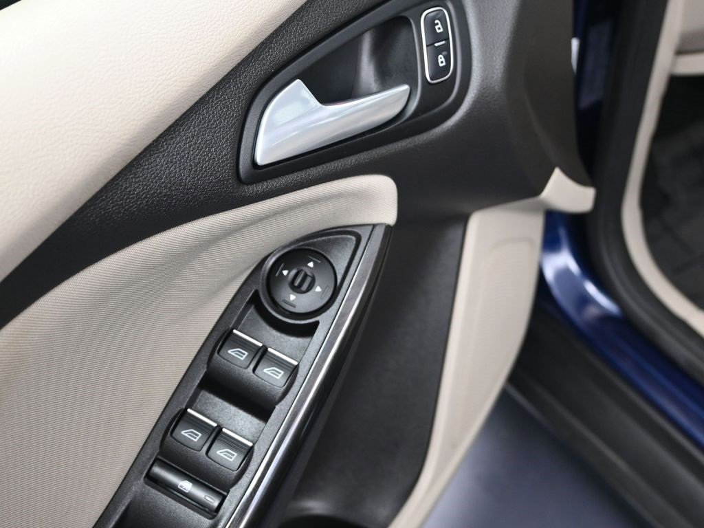 Used 2016 Ford Focus Base w/ Exterior Protection Package image 11