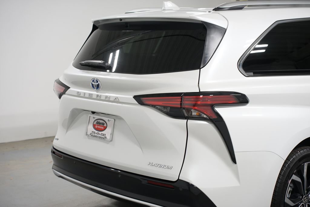 Certified 2025 Toyota Sienna Platinum FWD image 10