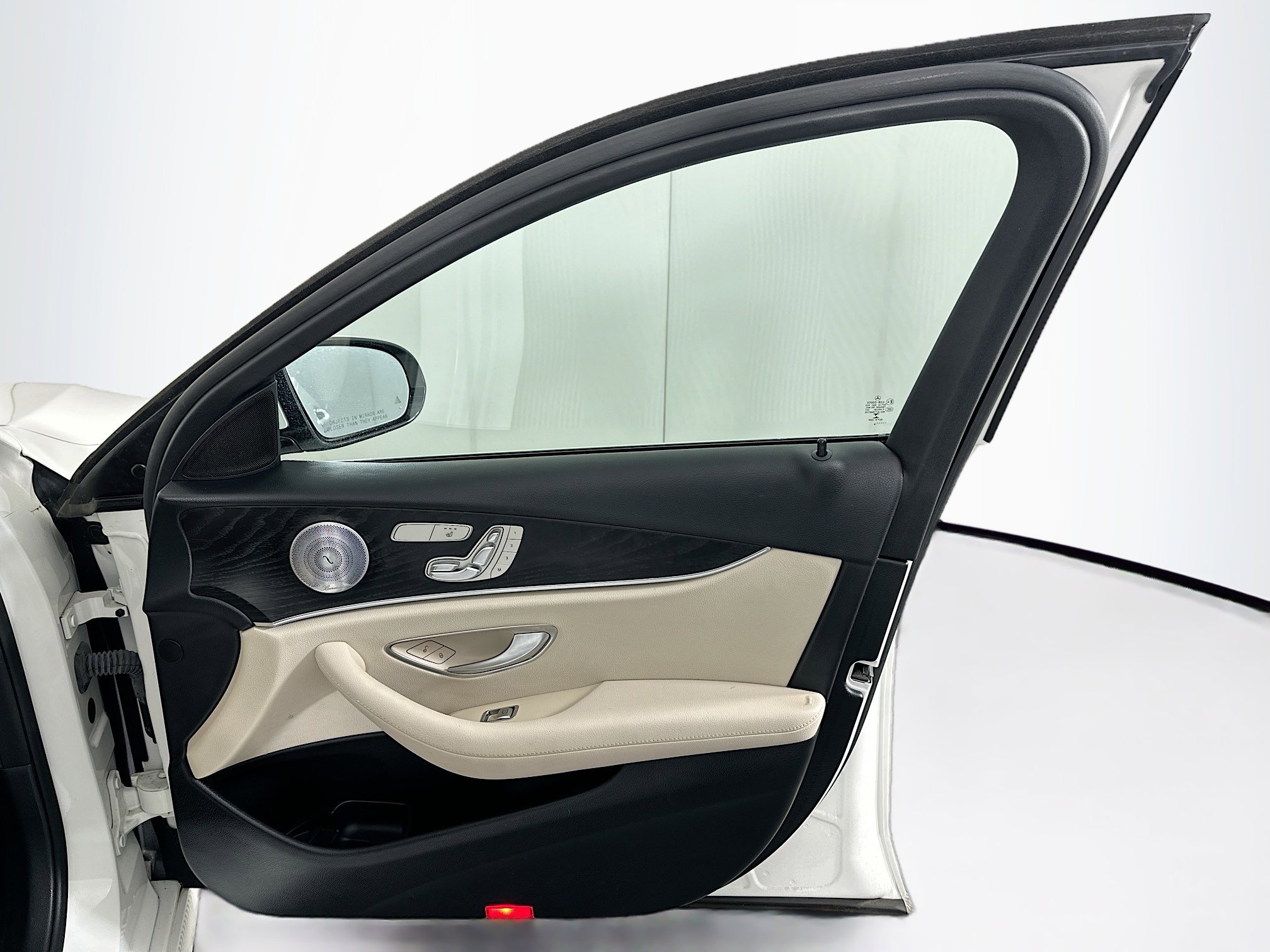 Used 2018 Mercedes-Benz E 300 image 34