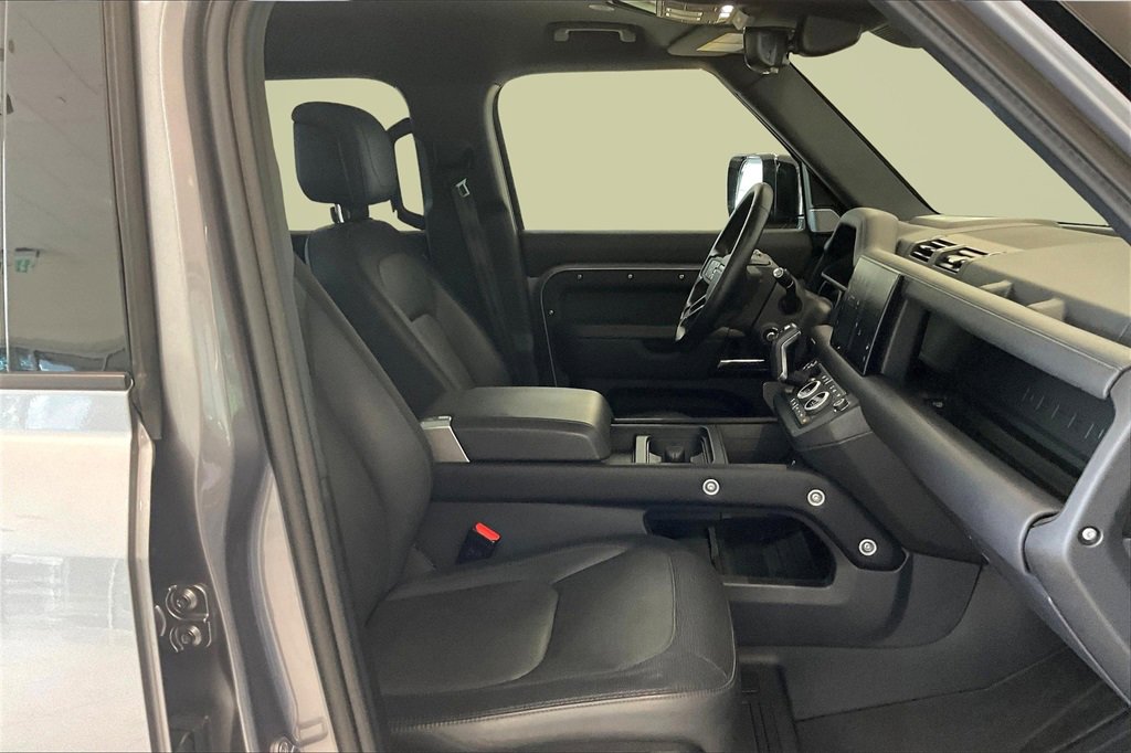 Used 2024 Land Rover Defender 130 Outbound image 7