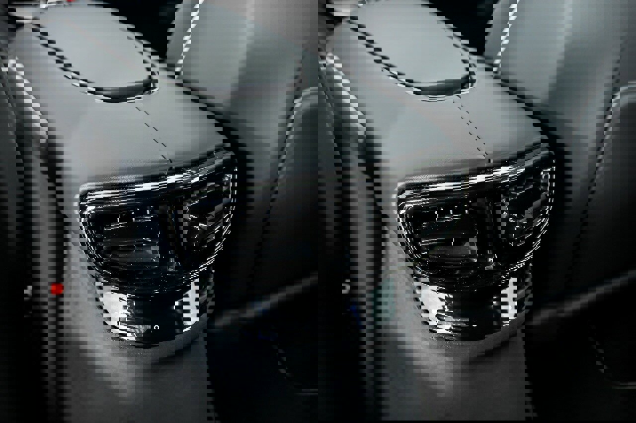 Used 2025 Ferrari Purosangue image 32