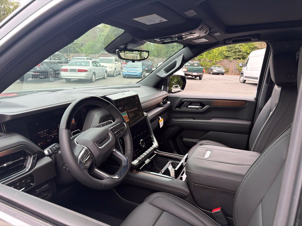 New 2026 GMC Yukon Denali w/ Denali Reserve Package AWD/4WD image 9