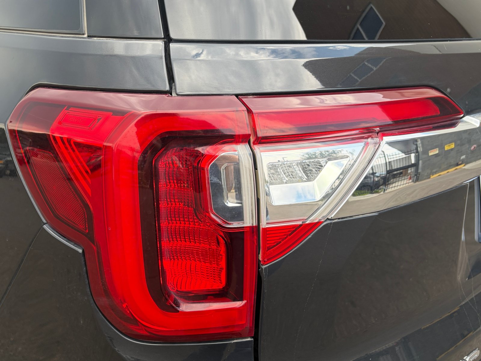 Used 2020 GMC Acadia SLT AWD/4WD image 26