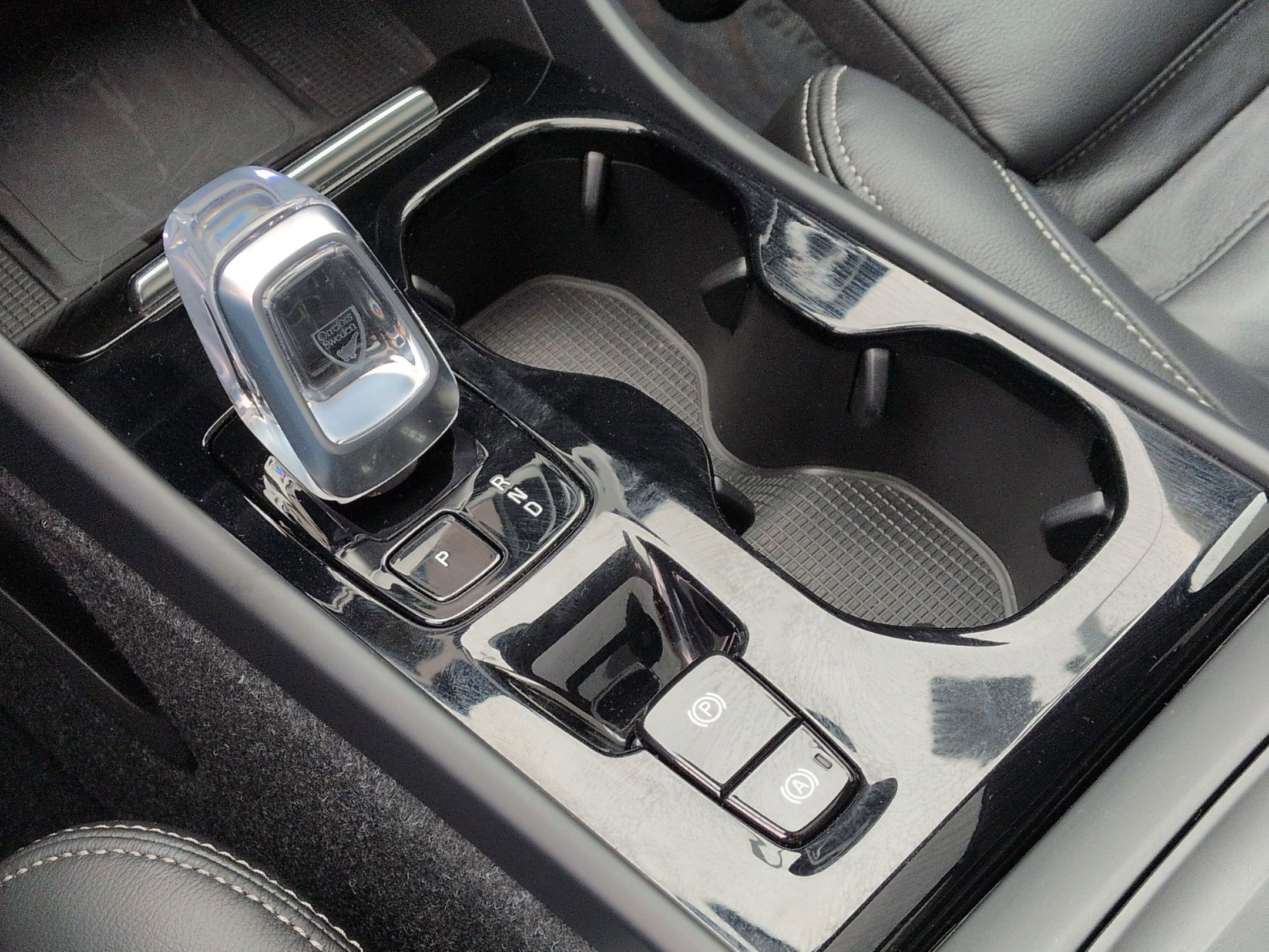 Certified 2023 Volvo XC40 B5 Ultimate w/ Climate Package image 27