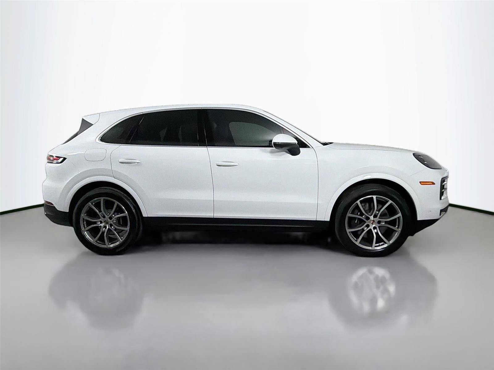 Certified 2026 Porsche Cayenne AWD/4WD image 8