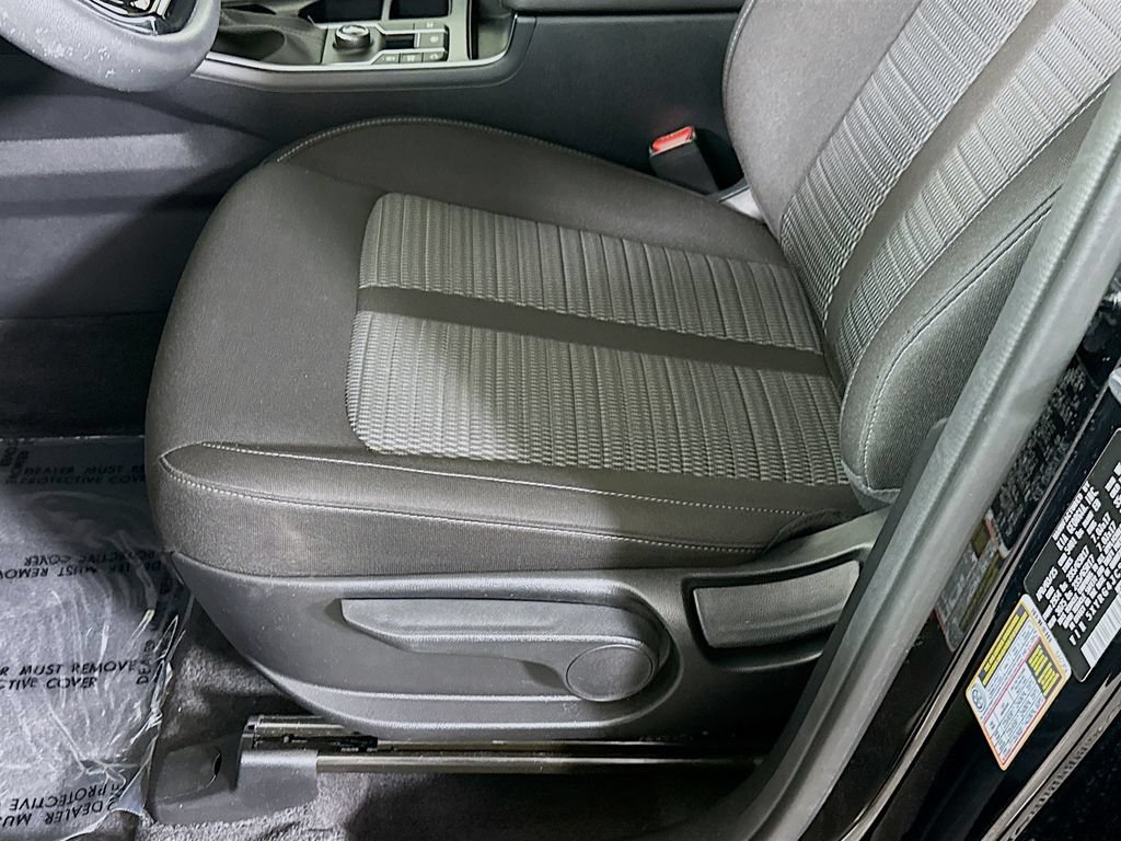 Certified 2025 Kia Sorento LX FWD image 24