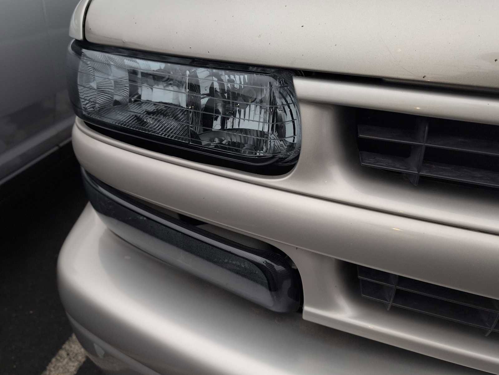 Used 2005 Chevrolet Suburban Z71 w/ Preferred Equipment Group image 11