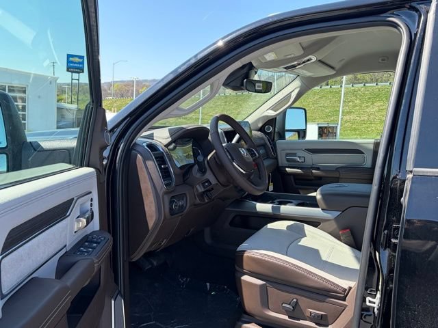 New 2026 RAM 3500 Laramie AWD/4WD image 16