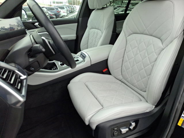 Certified 2025 BMW X5 xDrive50e w/ Climate Comfort Package image 14