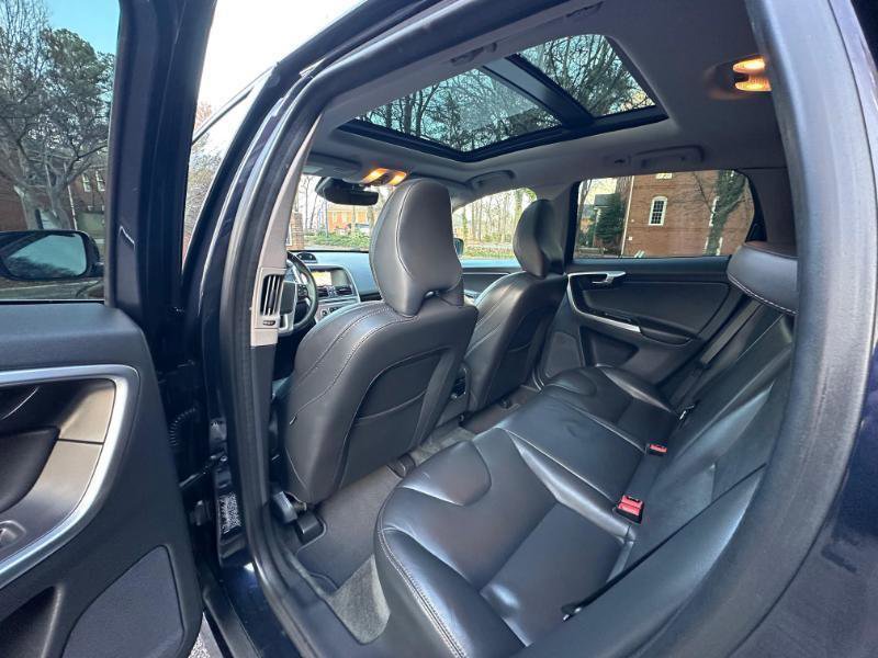 Used 2017 Volvo XC60 T6 Dynamic w/ Preferred Option Package image 20