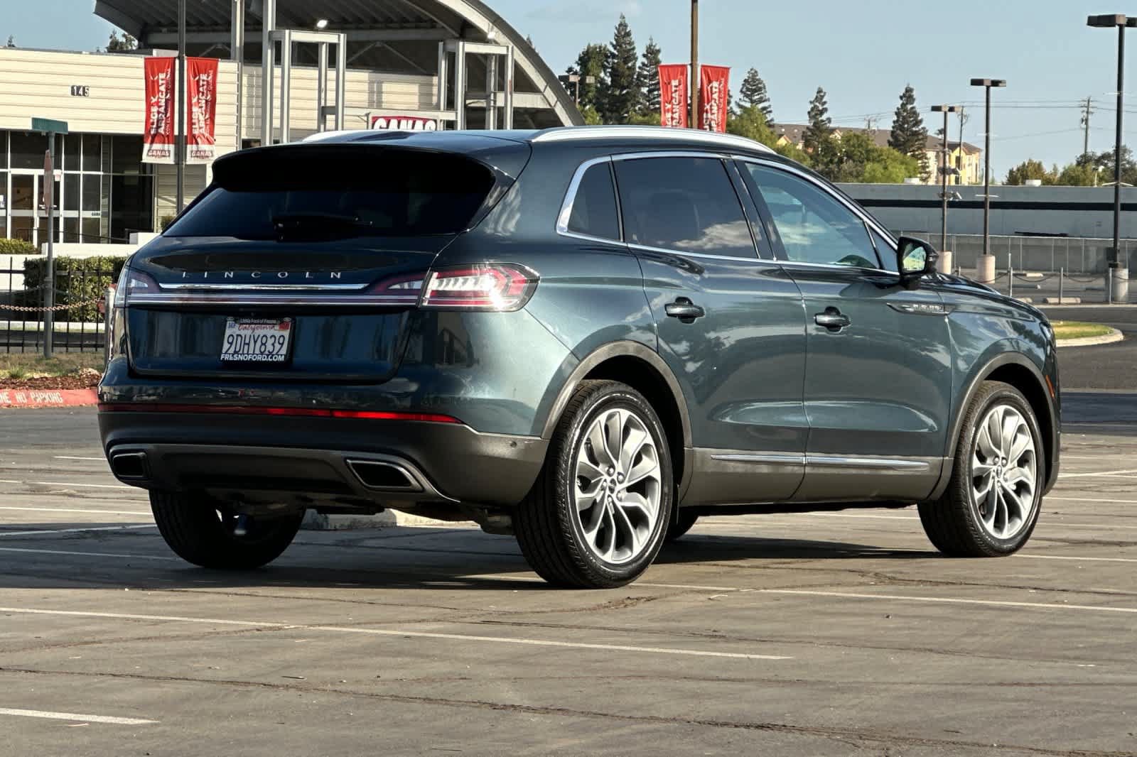 Used 2022 Lincoln Nautilus Reserve w/ Equipment Group 201A FWD image 2