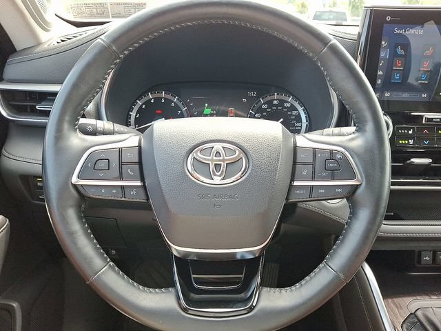 Used 2020 Toyota Highlander Platinum AWD/4WD image 18