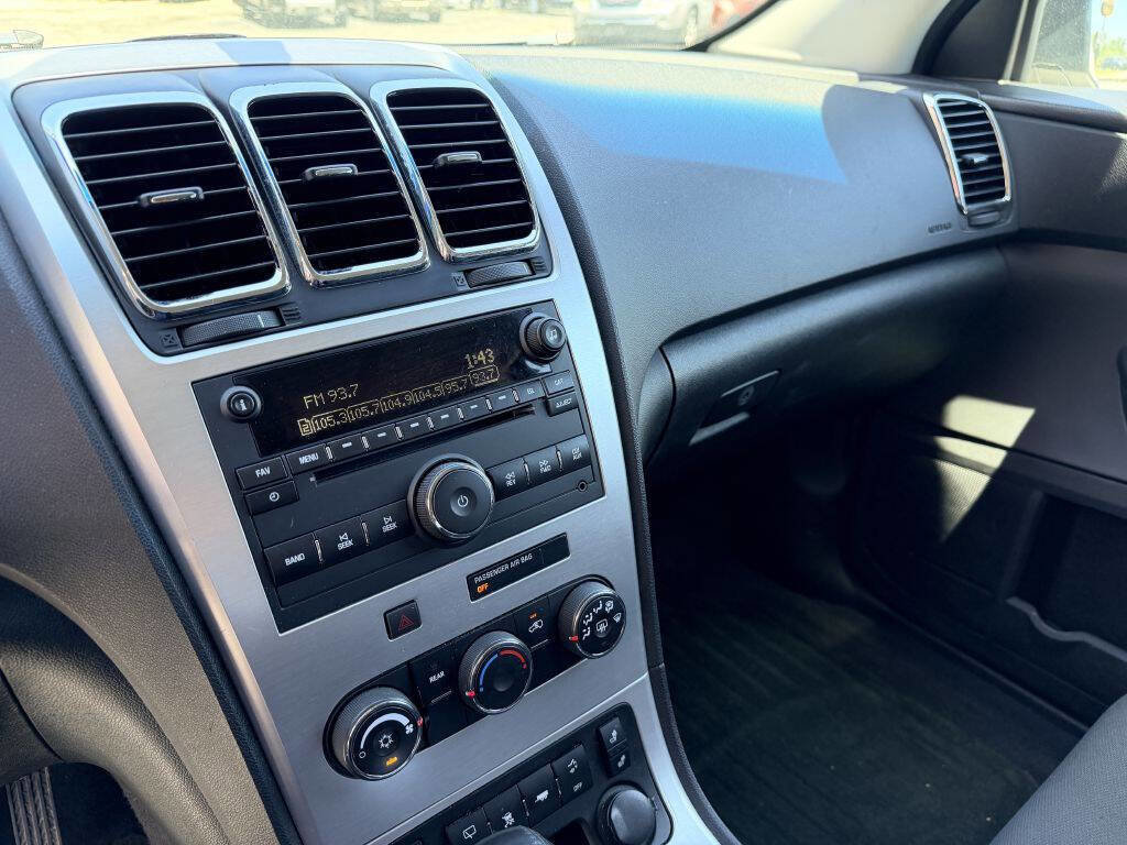Used 2012 GMC Acadia SLE w/ LPO, 'HIT The Road' Package FWD image 11