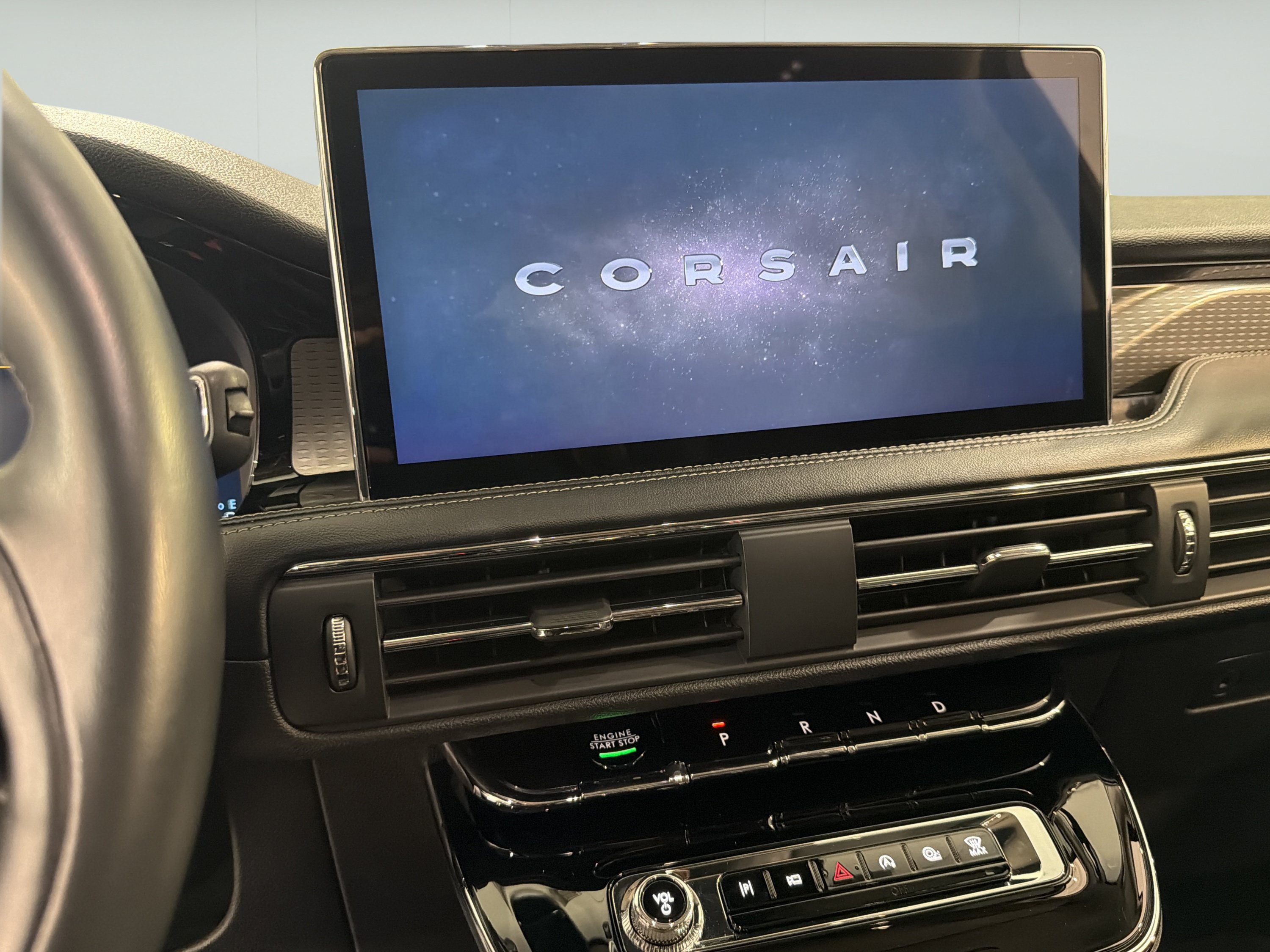 Used 2023 Lincoln Corsair Reserve w/ Jet Appearance Package FWD image 16