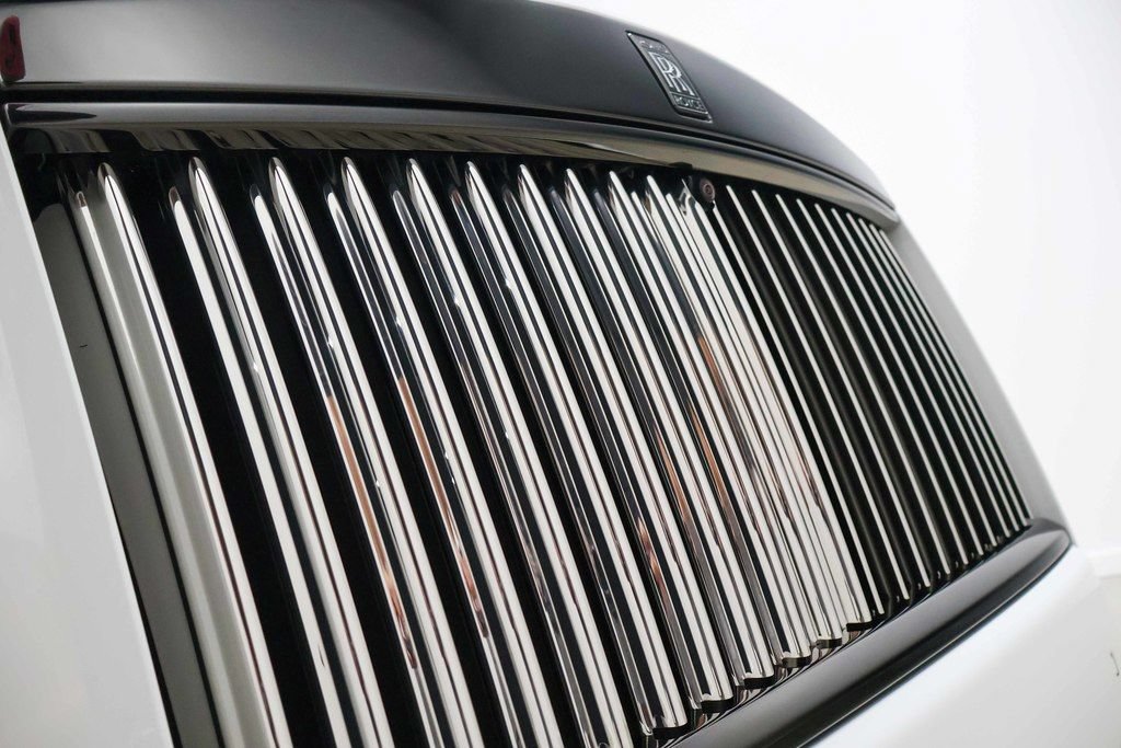 Used 2025 Rolls-Royce Cullinan Black Badge AWD/4WD image 96