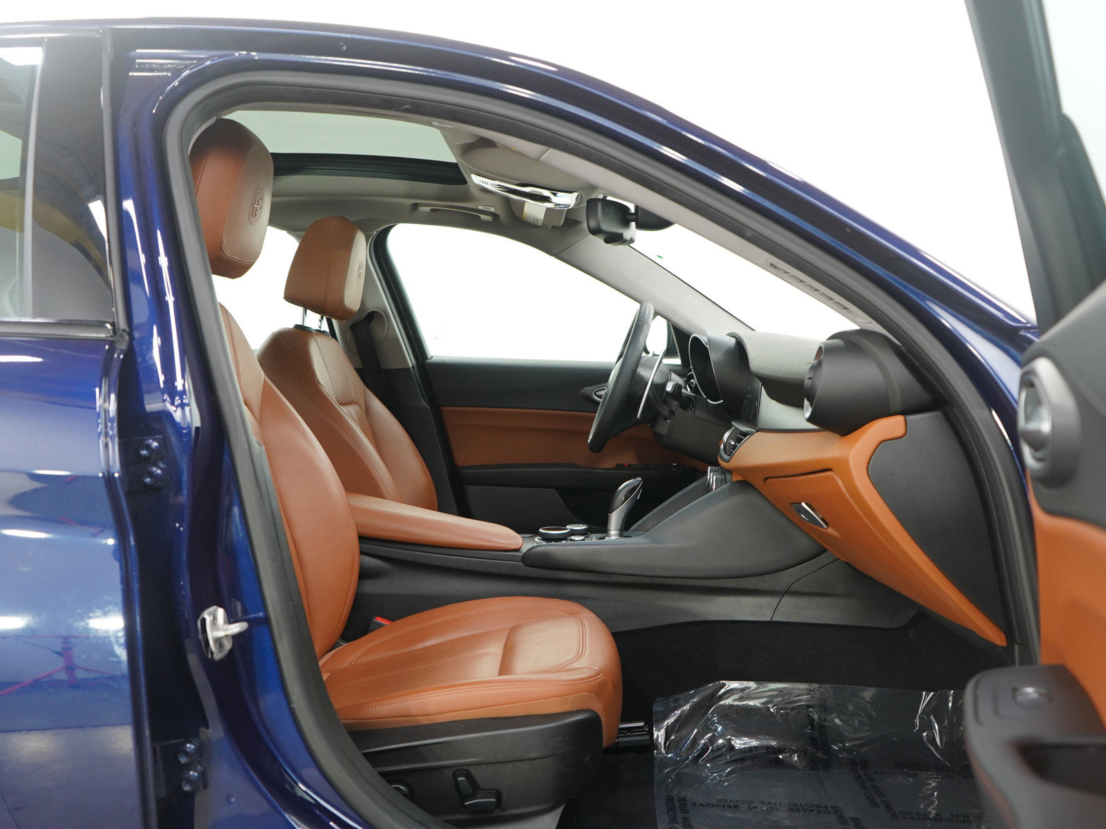 Used 2018 Alfa Romeo Giulia AWD image 11