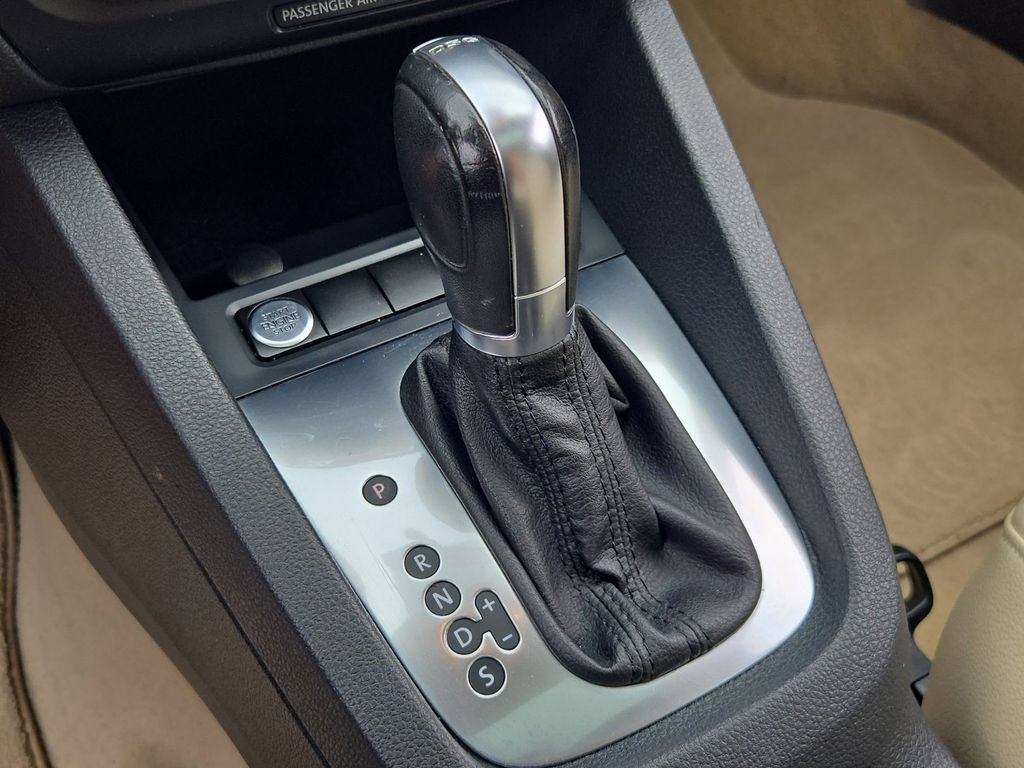 Used 2014 Volkswagen Jetta Hybrid Sedan FWD image 16