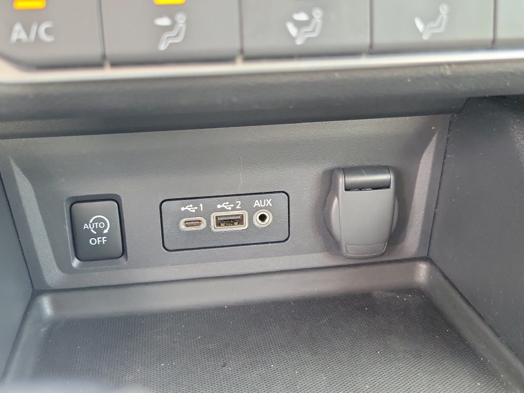 Used 2024 Nissan Sentra SV FWD image 36