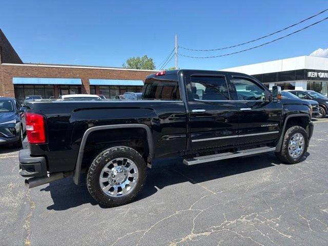 Used 2019 GMC Sierra 2500 Denali w/ Duramax Plus Package AWD/4WD image 6