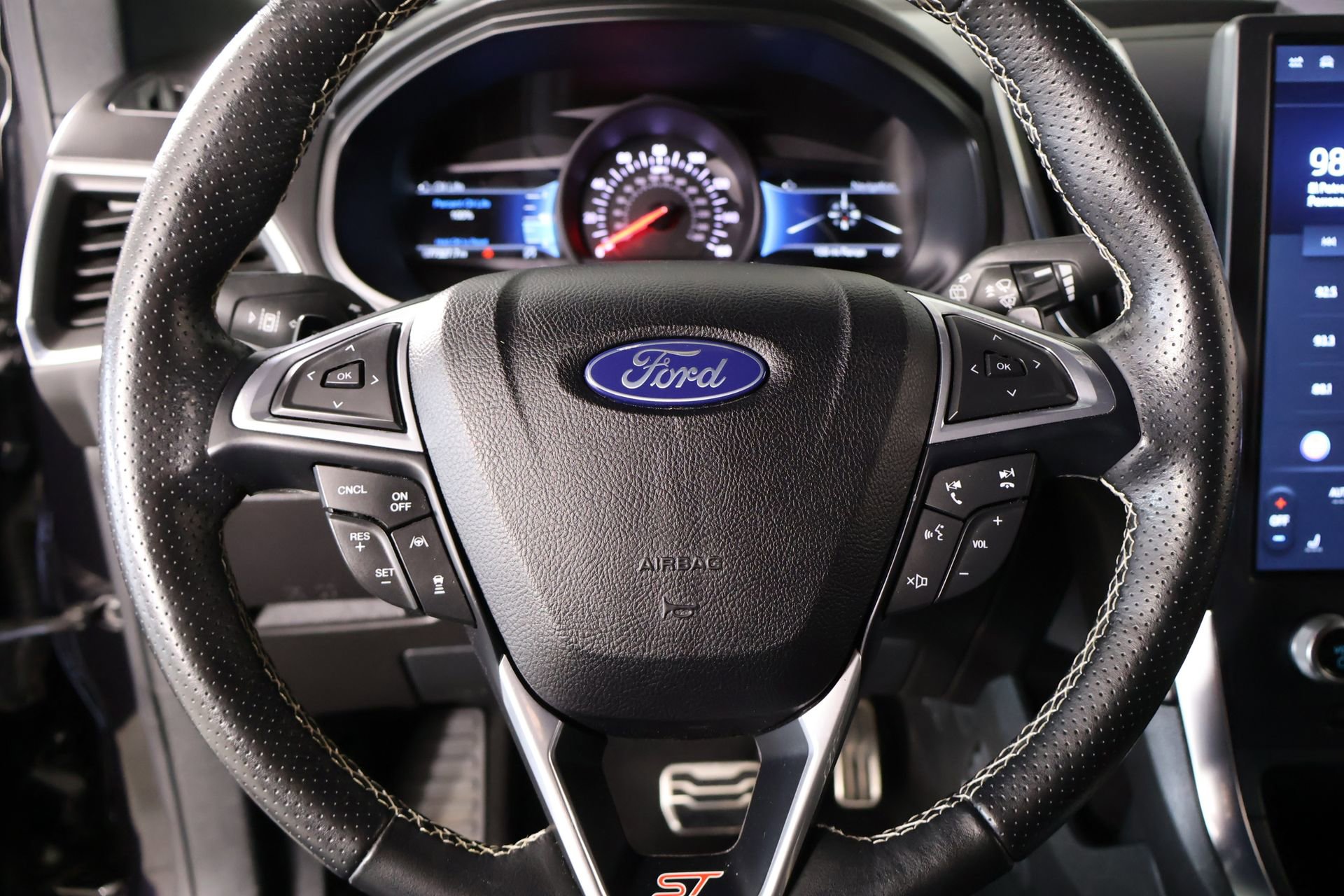 Used 2022 Ford Edge ST AWD/4WD image 3