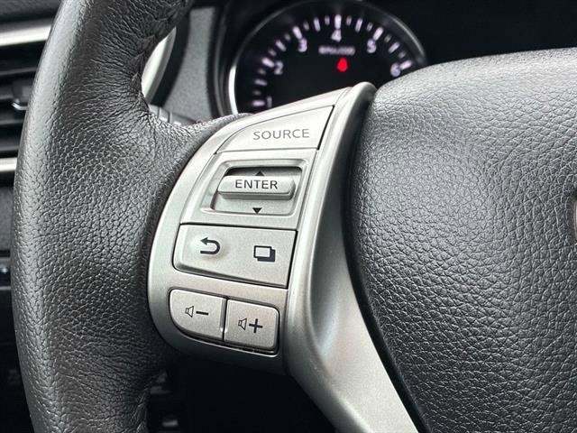 Used 2016 Nissan Rogue SL w/ SL Premium Package image 24