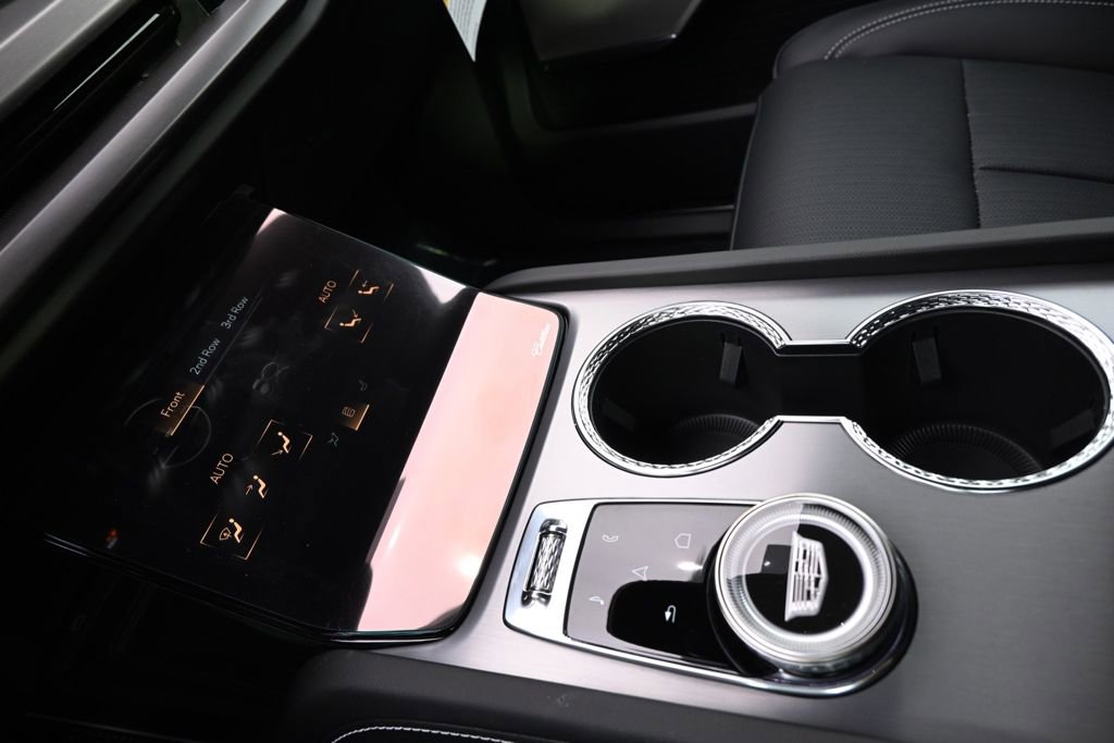 New 2026 Cadillac Vistiq Sport w/ LPO, Floor Liner Package AWD/4WD image 29