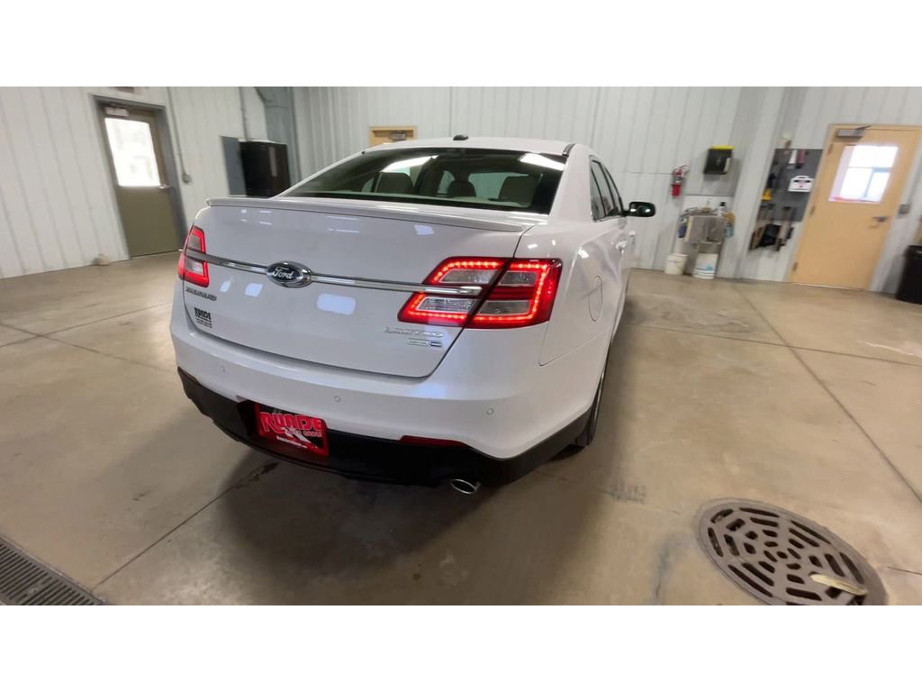 Used 2017 Ford Taurus Limited AWD/4WD image 7