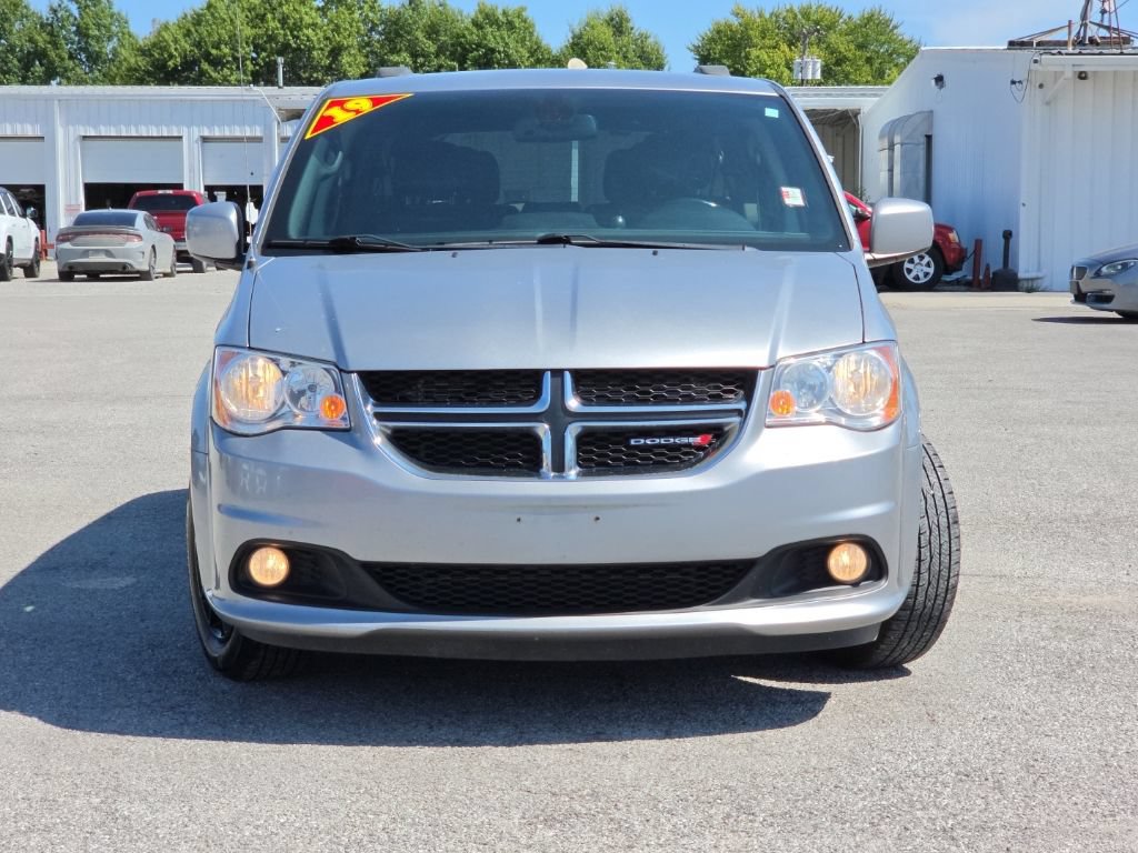 Certified 2019 Dodge Grand Caravan SXT FWD image 2