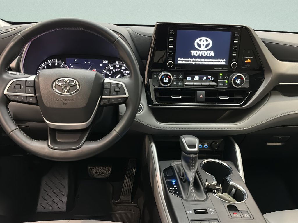 Used 2022 Toyota Highlander XLE AWD/4WD image 26