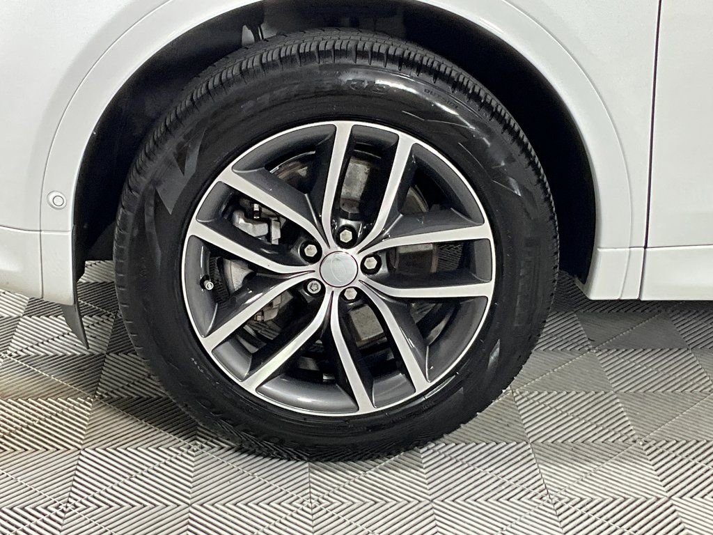 Used 2025 Land Rover Discovery Sport S image 30