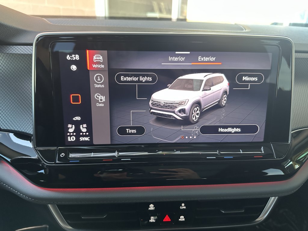 Used 2024 Volkswagen Atlas Peak Edition SEL AWD/4WD image 28