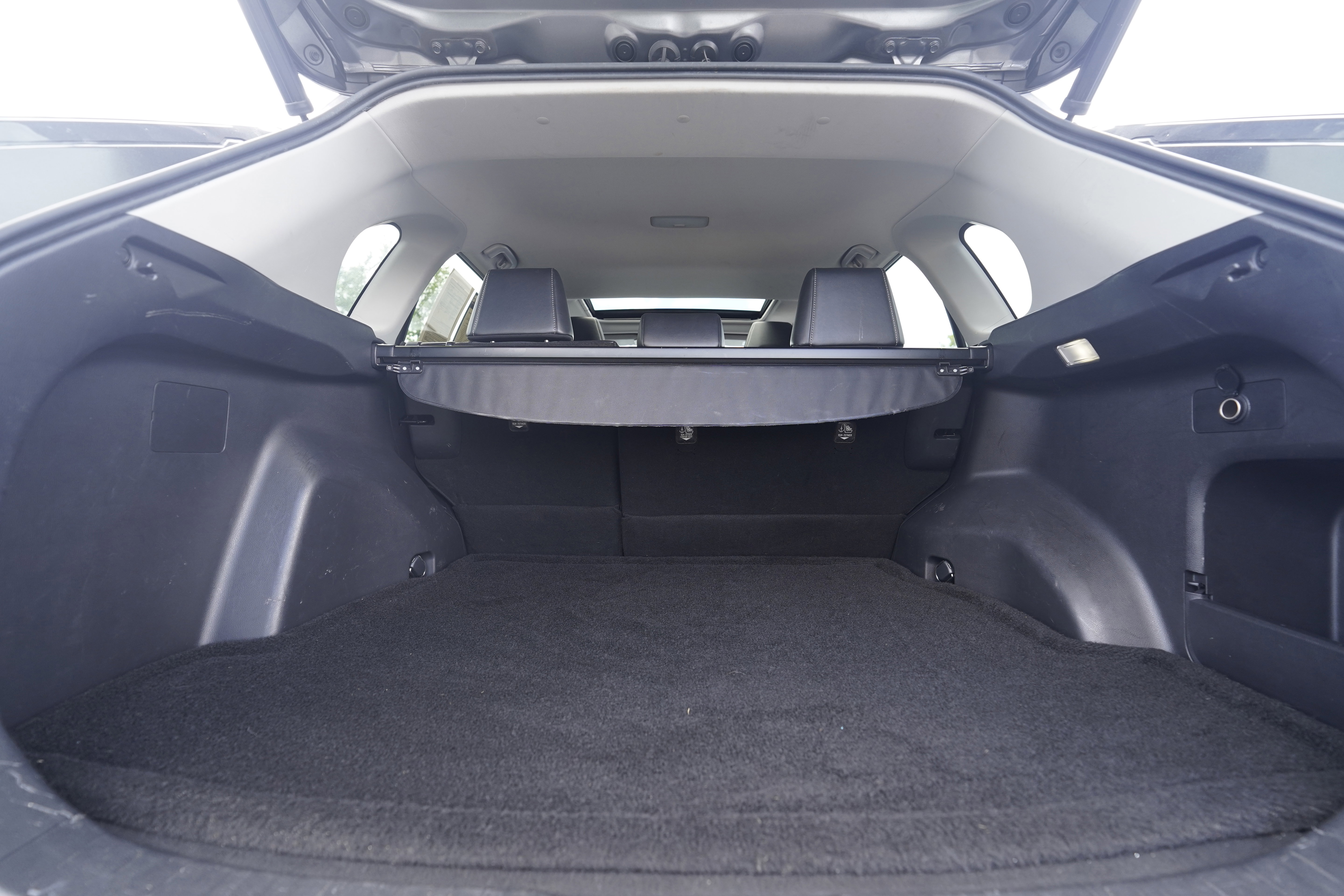 Used 2022 Toyota RAV4 XLE Premium FWD image 42