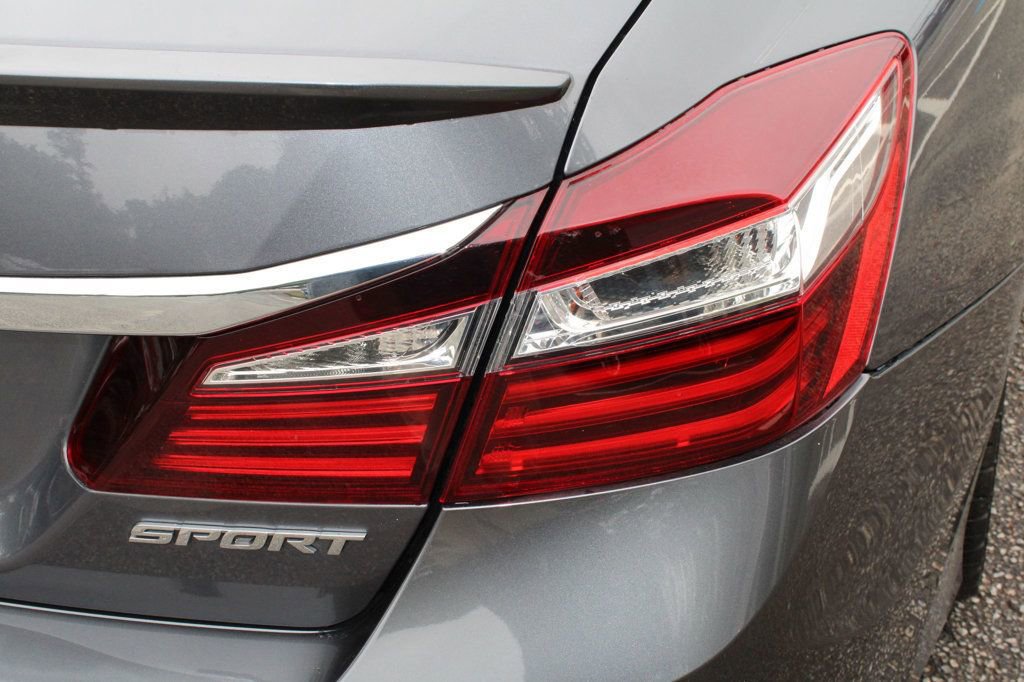 Used 2017 Honda Accord Sport image 11