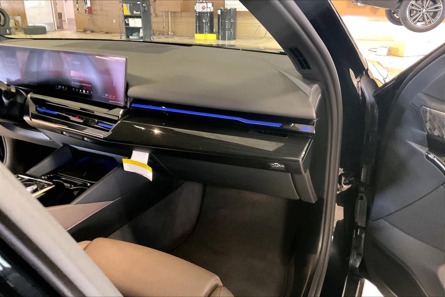 Certified 2025 BMW 530i RWD image 14