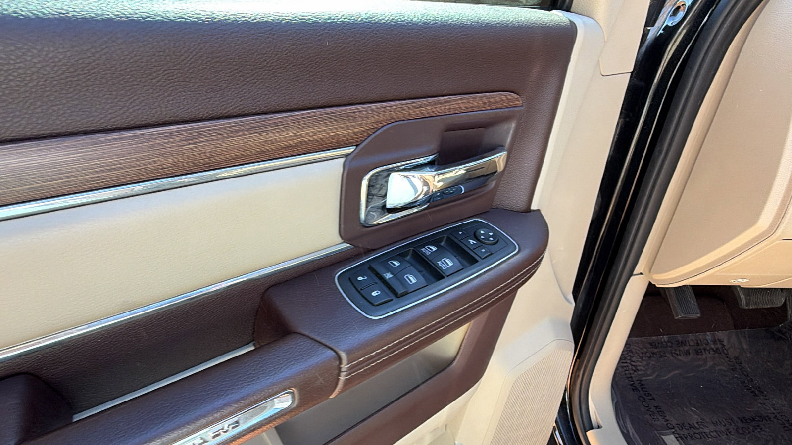 Used 2013 RAM 2500 Laramie w/ Convenience Group image 15