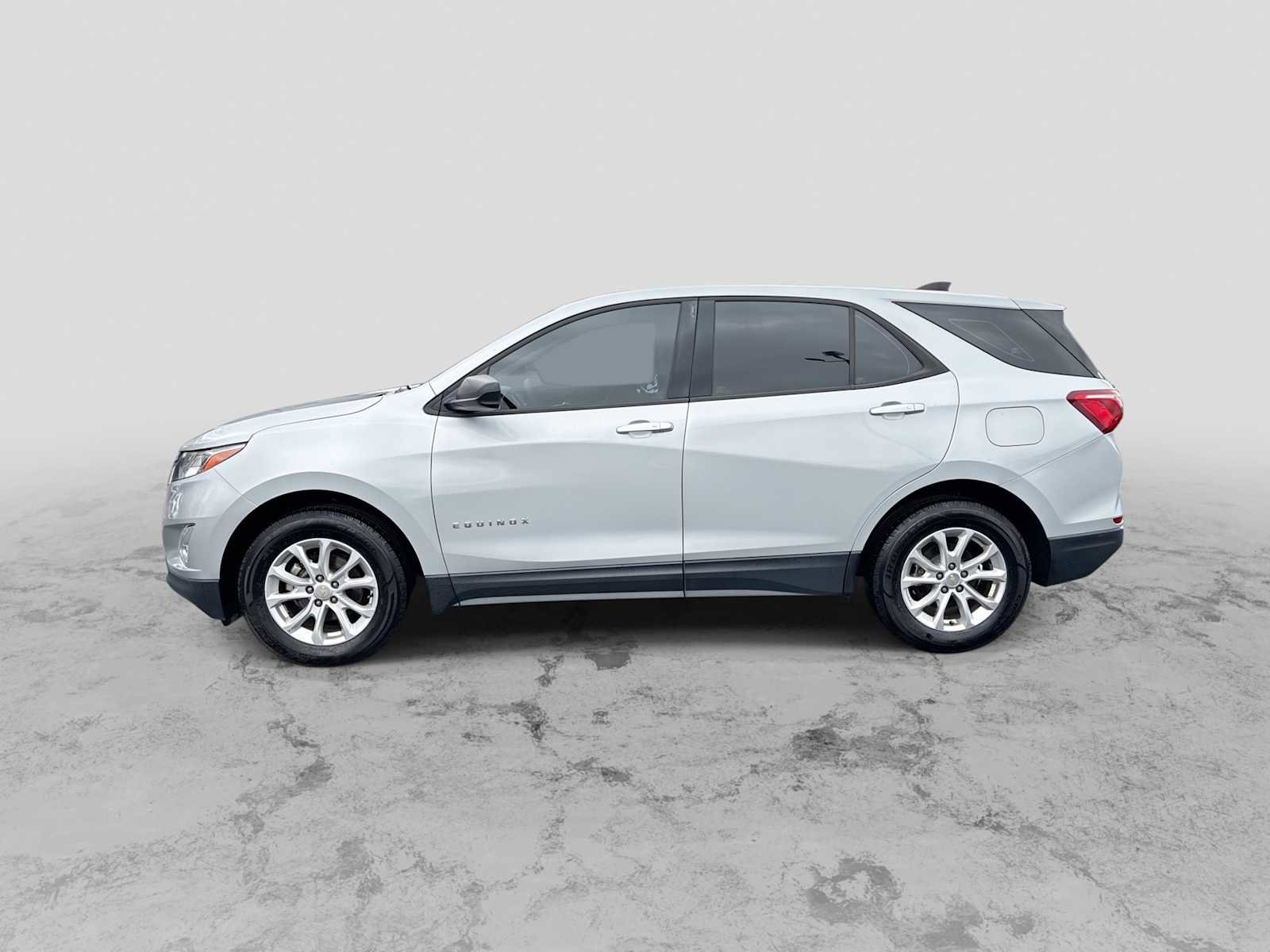 Used 2018 Chevrolet Equinox LS image 5