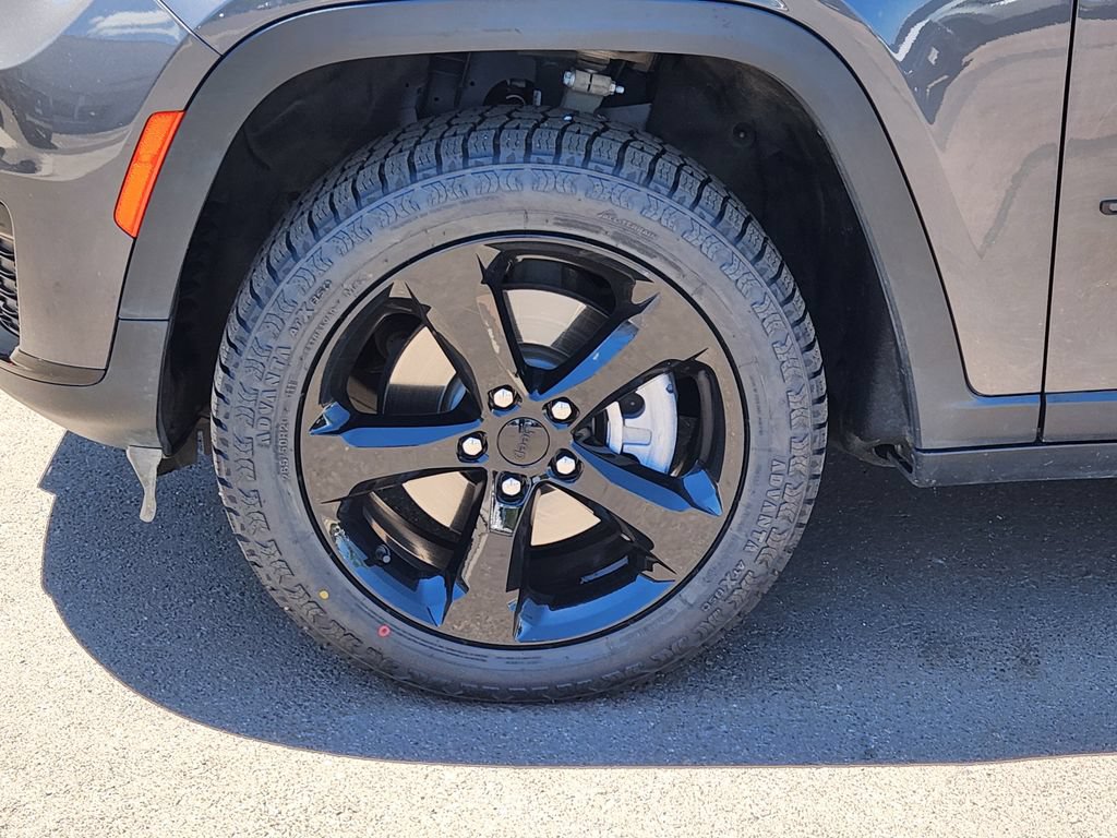 Used 2023 Jeep Grand Cherokee L Laredo AWD/4WD image 10