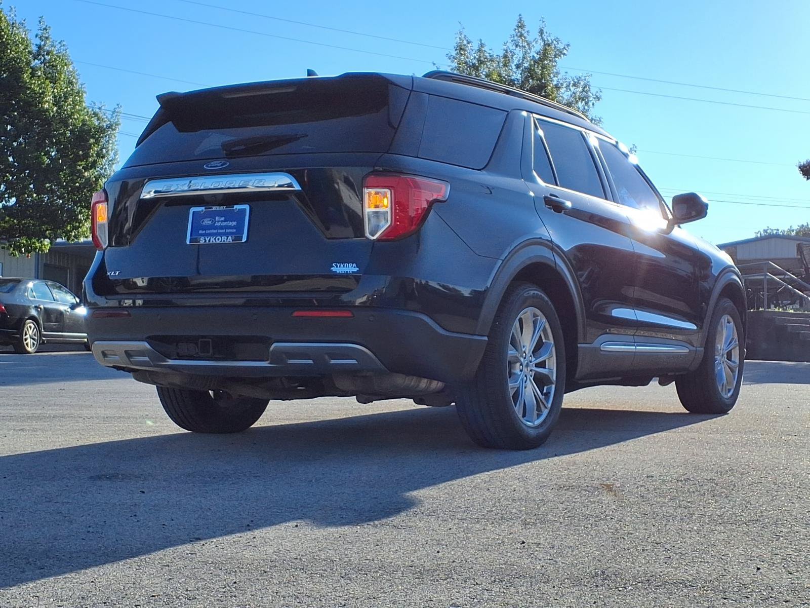 Certified 2020 Ford Explorer XLT w/ Equipment Group 202A RWD image 5