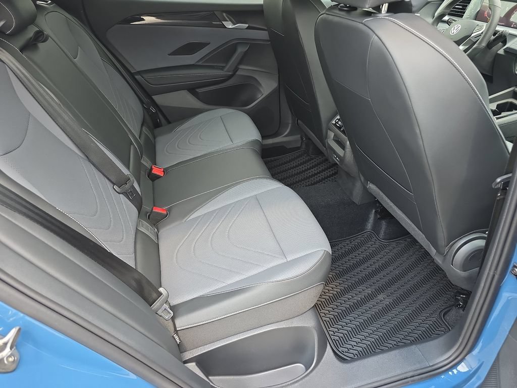 New 2026 Volkswagen Tiguan SE R-Line AWD/4WD image 33